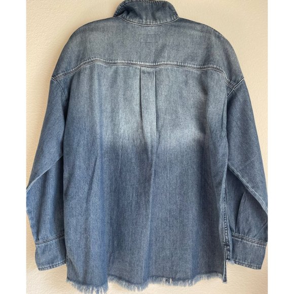 ROSACHA" MEDIUM WASHED DENIM POPOVER W/ FRAYED HEM - Picture 3 of 7